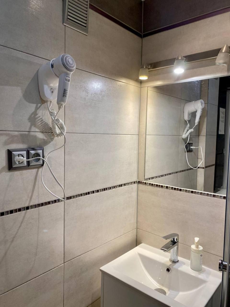 Halby Rooms Rondo Onz Βαρσοβία Εξωτερικό φωτογραφία